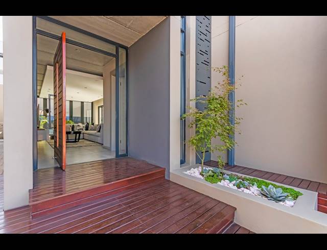 3 BEDROOM TOWNHOUSE RENTED IN ELTONHILL